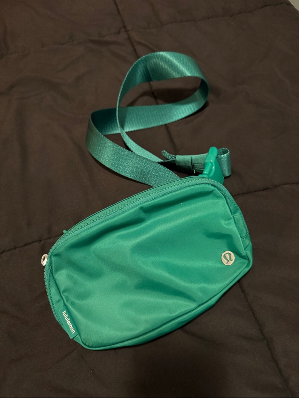 lululemon athletica Teal Crossbody Belt Bag